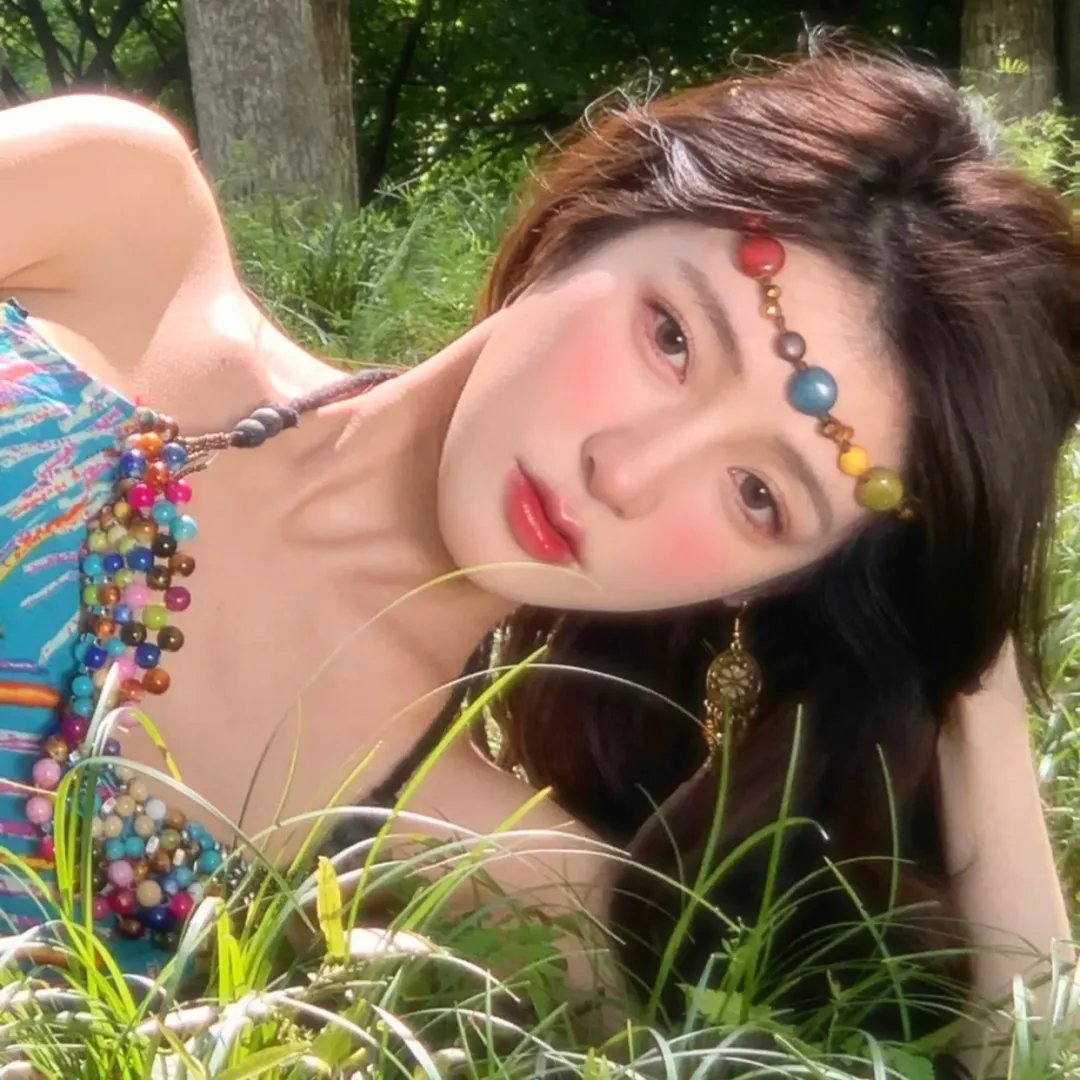 龙纹身的女孩
